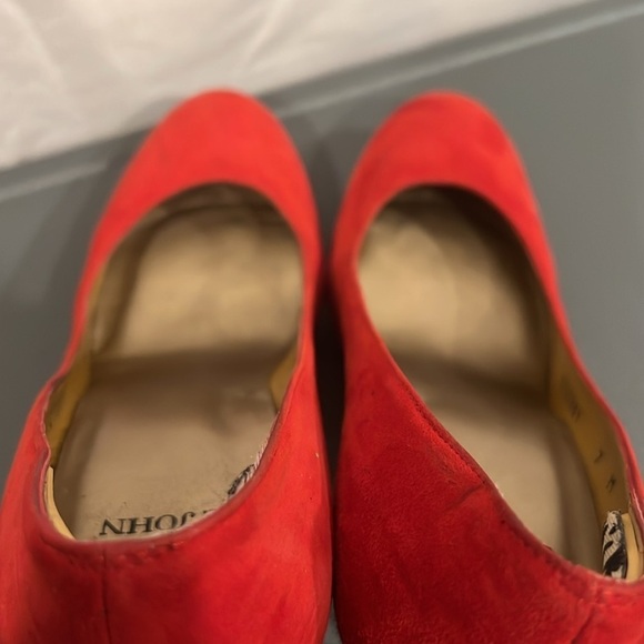 St. John Red Suede Pumps - Size 7 - Classic Platform High Heel Shoes - Picture 5 of 12